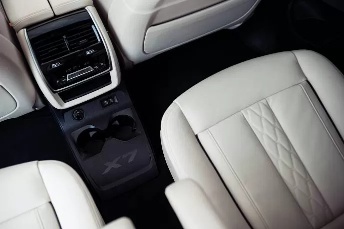 Аренда BMW X7 White в Дубае - фото 19