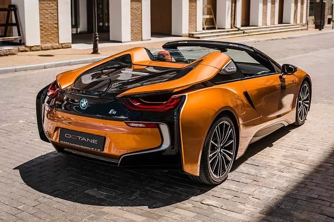 Аренда автомобиля BMW i8 Roadster - фото 1