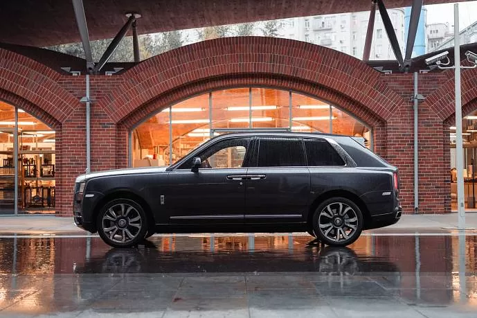 Аренда автомобиля Rolls-Royce Cullinan Grey  - фото 2