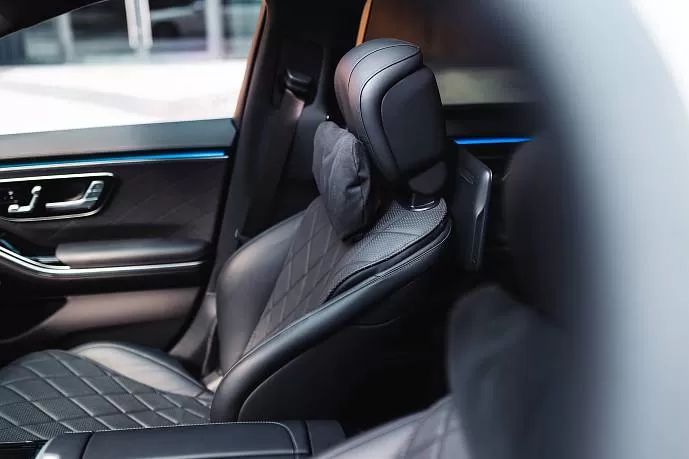 Аренда Mercedes S500 White в Дубае - фото 23