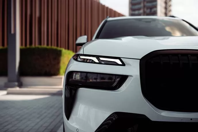 Аренда BMW X7 White в Дубае - фото 5