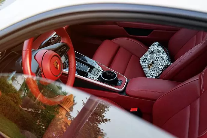 Аренда автомобиля Porsche 911 Carrera 4S - фото 1