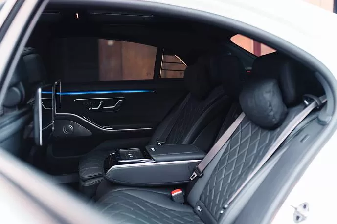 Аренда Mercedes S500 White в Дубае - фото 2