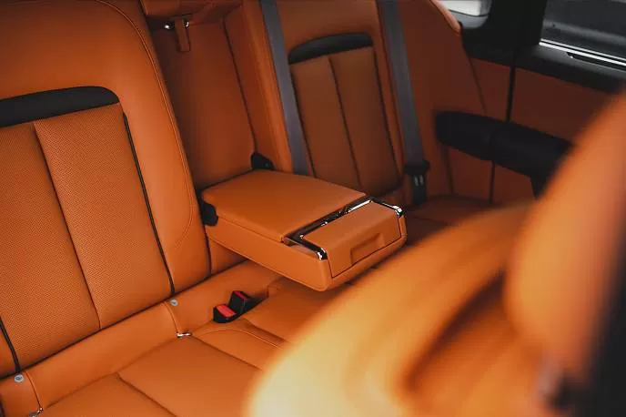 Аренда автомобиля Rolls-Royce Cullinan Green  - фото 7
