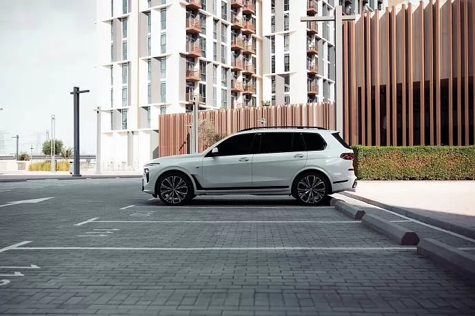 Аренда BMW X7 White в Дубае - фото 2