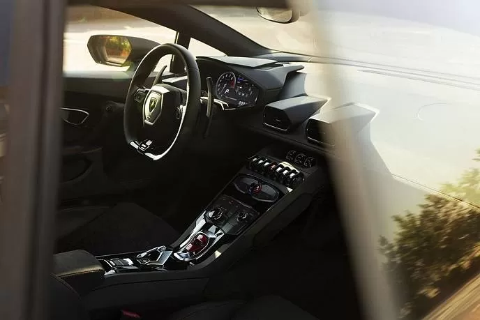 Аренда автомобиля Lamborghini Huracan EVO - фото 2