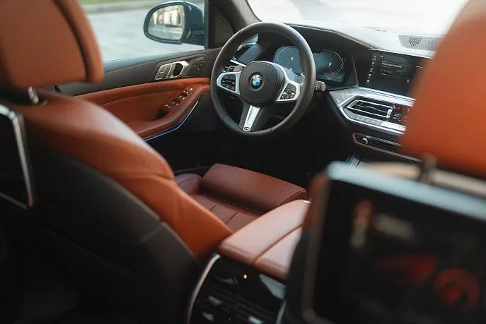 Аренда BMW X7 в Дубае - фото 1