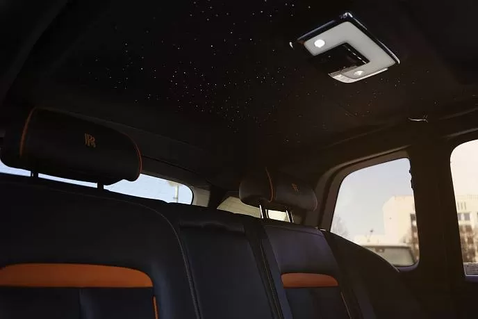 Аренда автомобиля Rolls-Royce Cullinan - фото 1