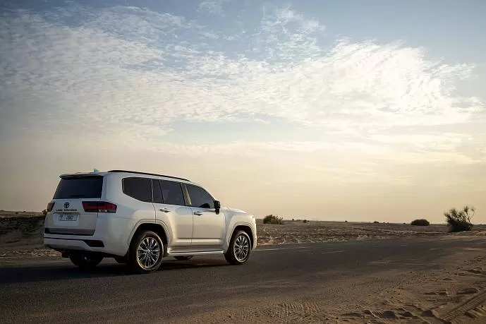 Аренда Toyota Land Cruiser 300 White в Дубае - фото 8