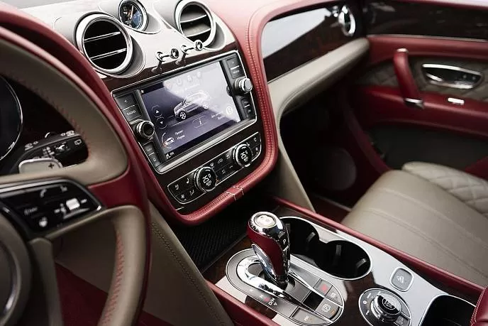 Аренда автомобиля Bentley Bentayga - фото 1