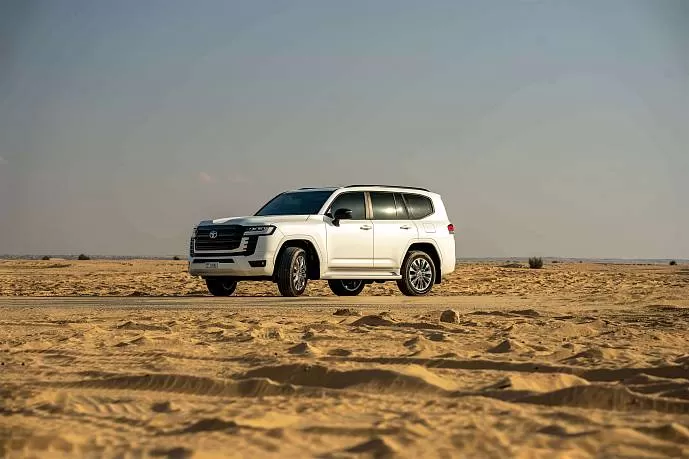 Аренда Toyota Land Cruiser 300 White в Дубае - фото 4