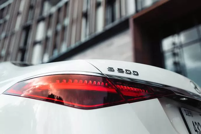 Аренда Mercedes S500 White в Дубае - фото 20