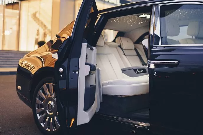 Аренда автомобиля Rolls-Royce Phantom - фото 3