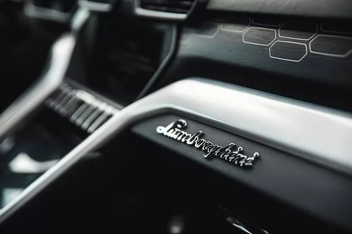 Аренда автомобиля Lamborghini Urus - фото 8