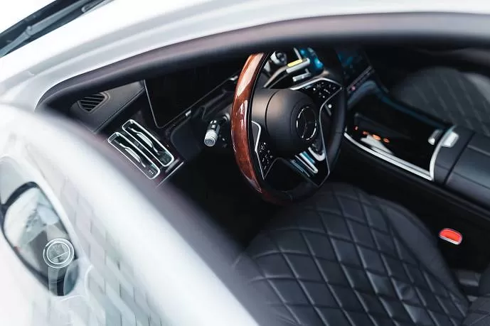 Аренда Mercedes S500 White в Дубае - фото 25