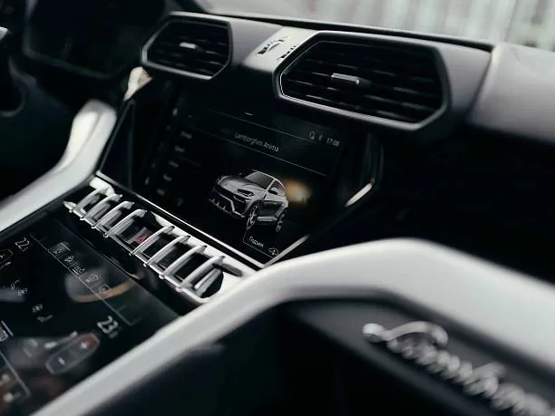 Аренда автомобиля Lamborghini Urus Black - фото 5
