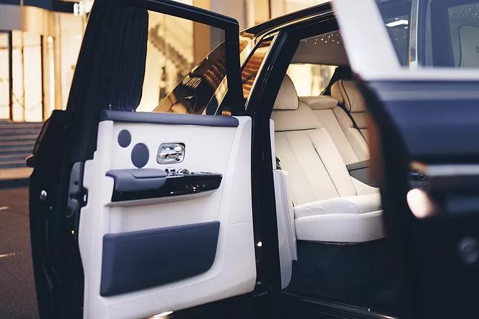 Аренда автомобиля Rolls-Royce Phantom - фото 7