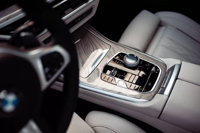 Аренда BMW X7 White в Дубае - фото 11