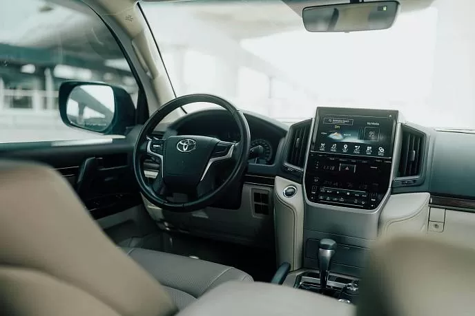 Аренда Toyota Land Cruiser 200 Black в Дубае - фото 7