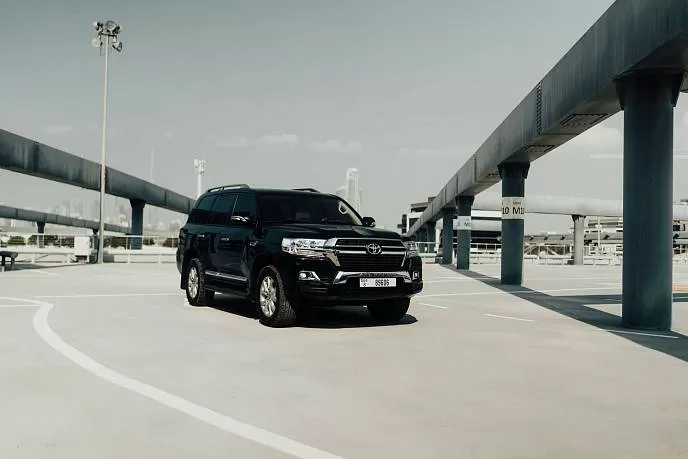 Аренда Toyota Land Cruiser 200 Black в Дубае - фото 2