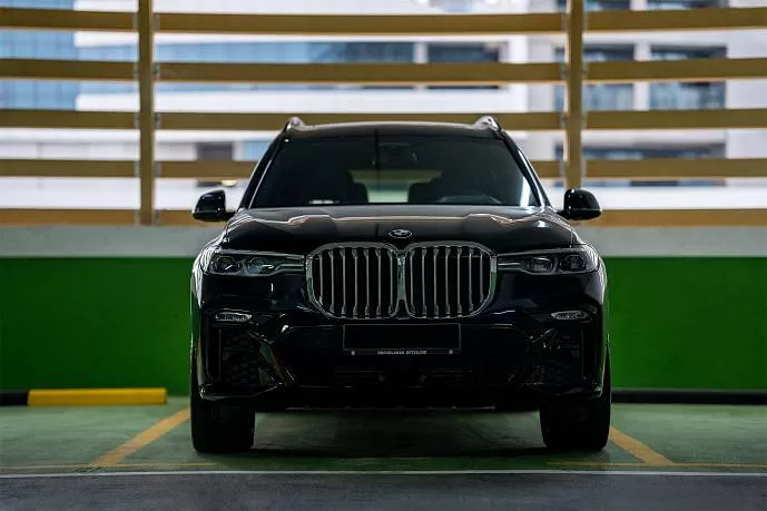 Аренда BMW X7 (dark blue) в Дубае - фото 2