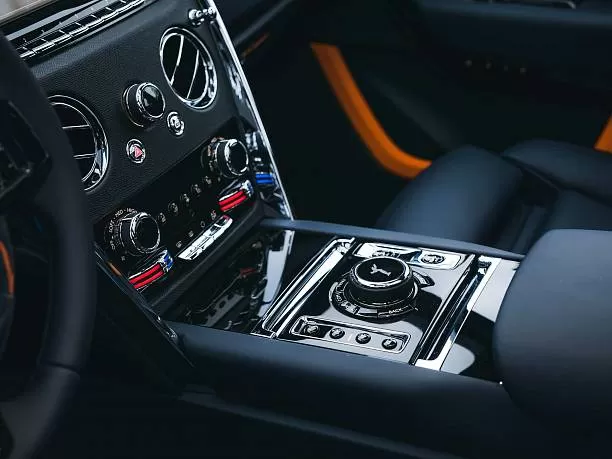 Аренда автомобиля Rolls-Royce Cullinan - фото 6