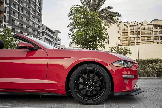 Аренда Ford Mustang Convertible GT Premium в Дубае - фото 1